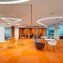 Light as a Design Statement: Creative Ways to Use Artificial Lighting - Image 7 of 26